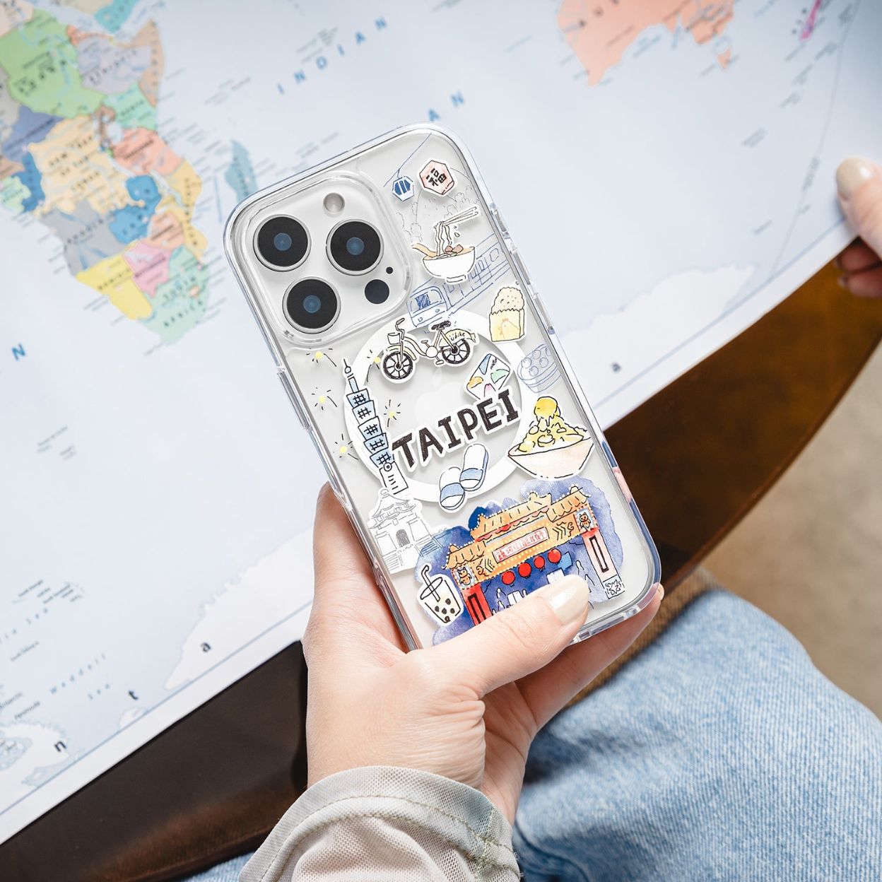 Ốp Lưng Trong SwitchEasy iPhone 16 Series CITY Style M Pattern