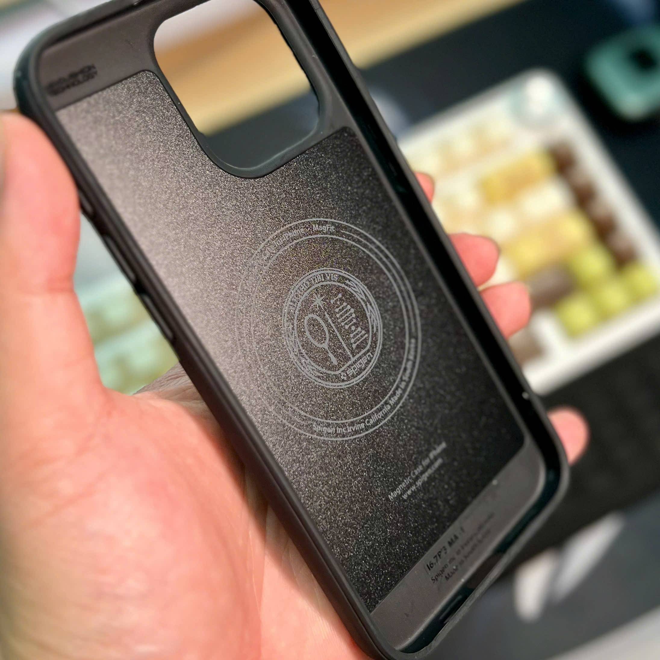 Ốp Lưng Spigen iPhone 15 Pro Max Mag Armor Magfit