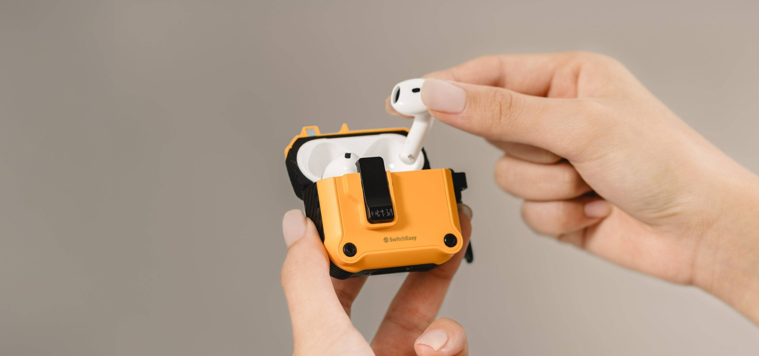 Ốp Chống Sốc SwitchEasy Rugged Shield Airpods 4