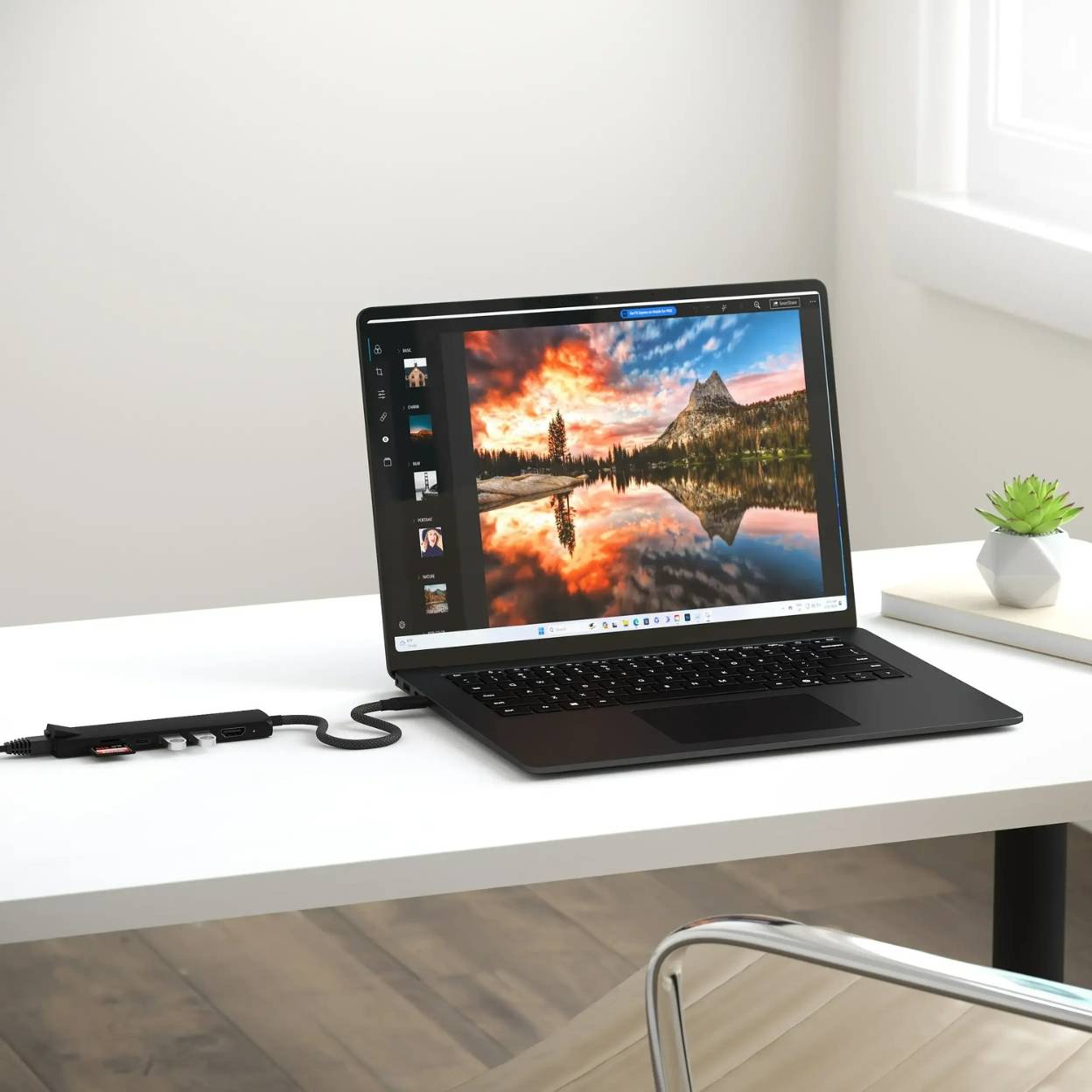 Adapter Satechi 7in1 USB-C Slim Multiport kết nối HDMI, Ethernet, USB và thẻ nhớ