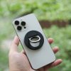Vòng giữ điện thoại Magnetic PITAKA Grip 3 gắn trên iPhone, dùng làm tay cầm và giá đỡ dọc ngang