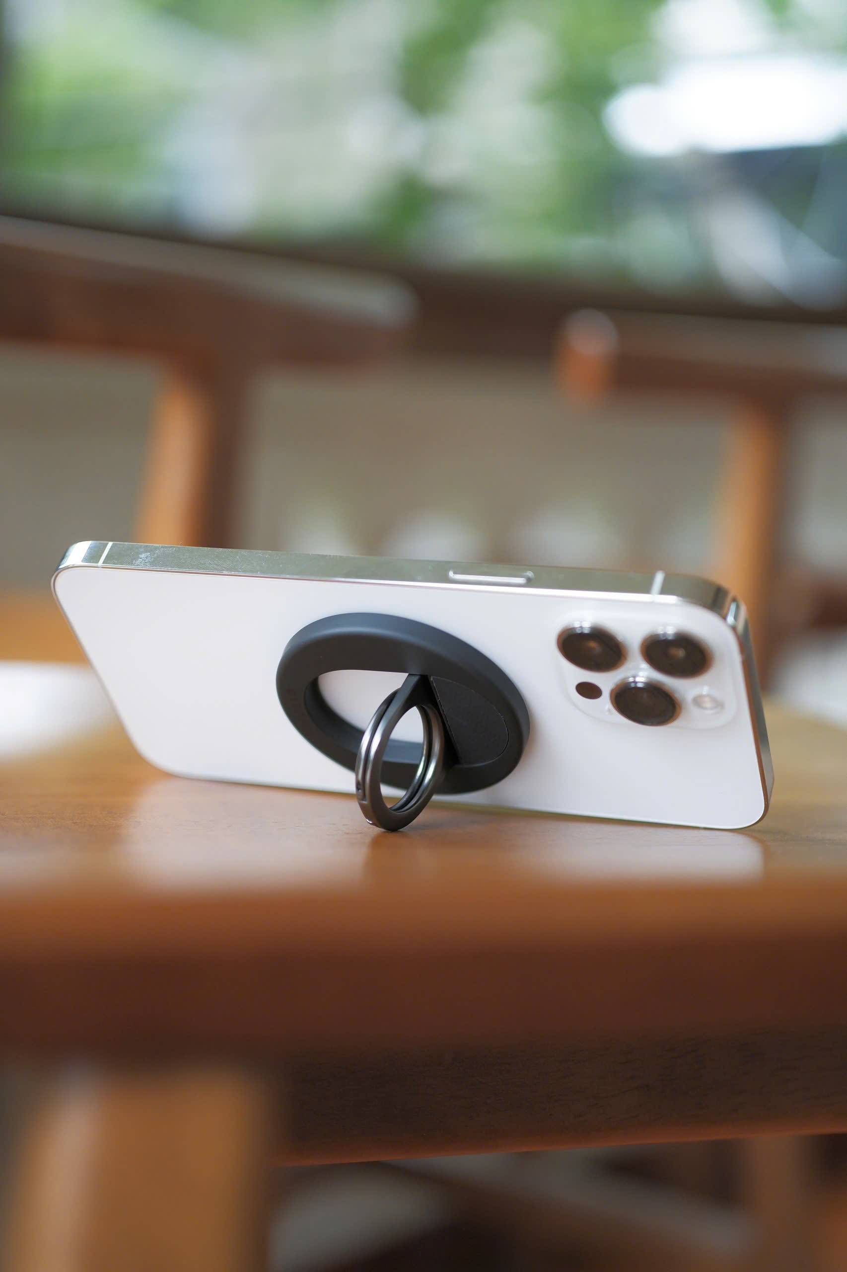 Vòng giữ điện thoại Magnetic PITAKA Grip 3 gắn trên iPhone, dùng làm tay cầm và giá đỡ dọc ngang
