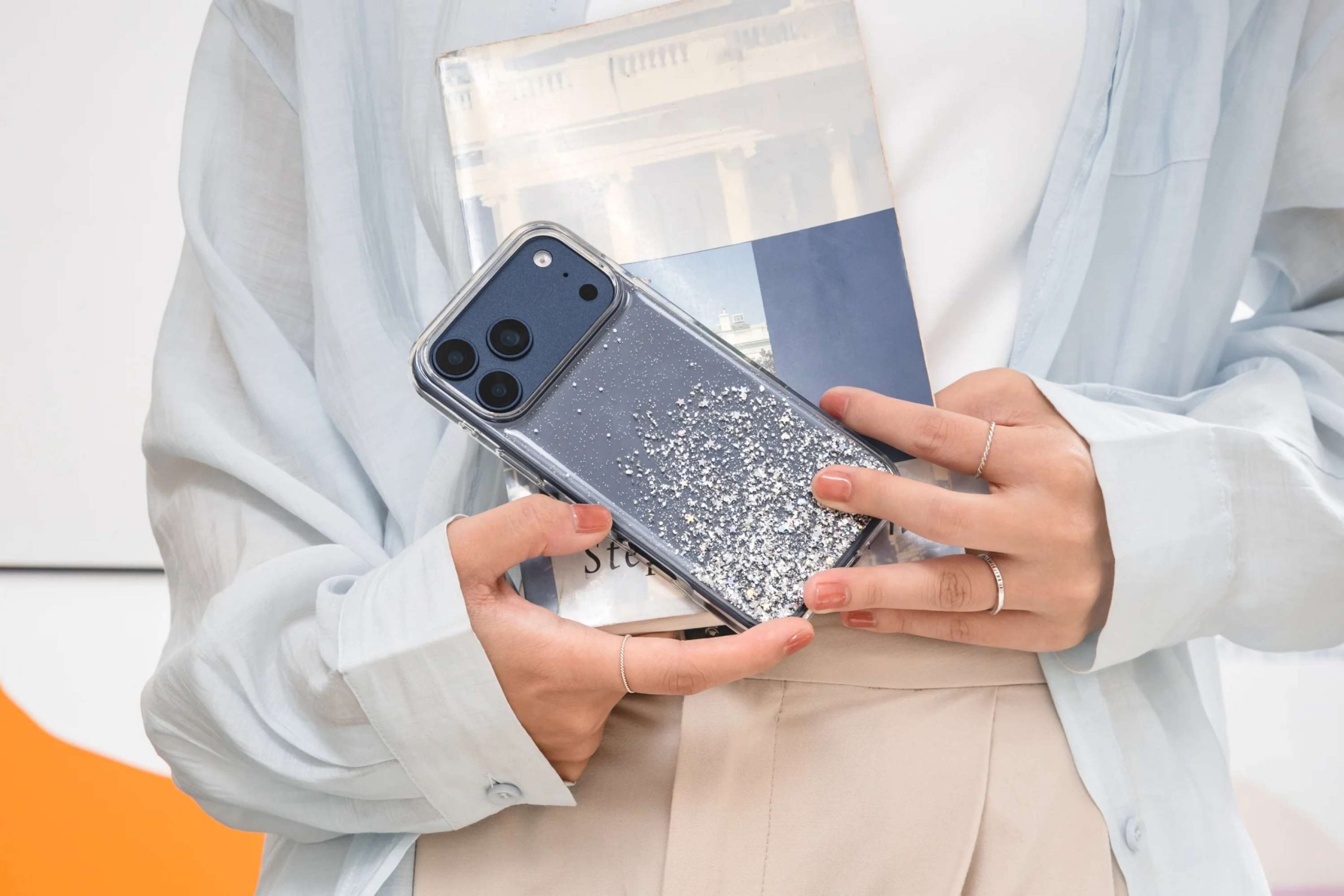 Ốp Lưng Thời Trang SwitchEasy Starfield 3D Glitter Resin cho iPhone 17 Series lấp lánh, chống sốc, sang trọng