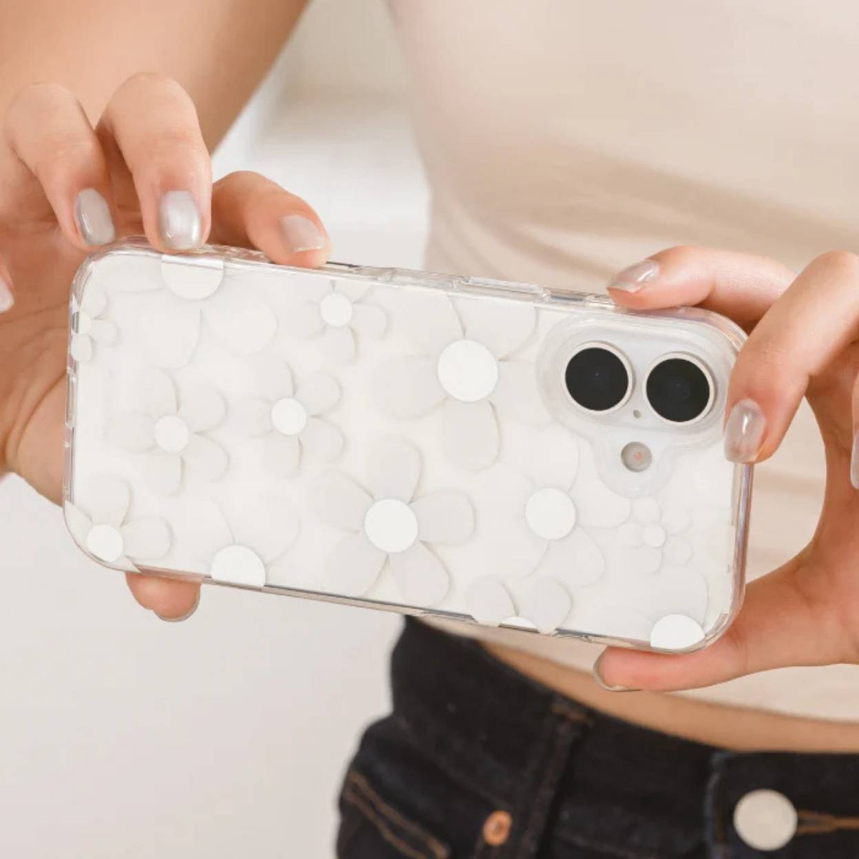 Ốp lưng SwitchEasy Fleur 3D Patterned cho iPhone 17 Series – hoa nổi 3D, viền nhô bảo vệ camera
