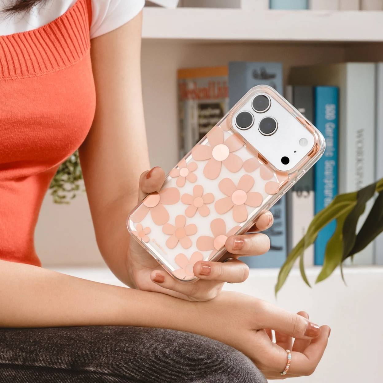 Ốp lưng SwitchEasy Fleur 3D Patterned cho iPhone 17 Series – hoa nổi 3D, viền nhô bảo vệ camera