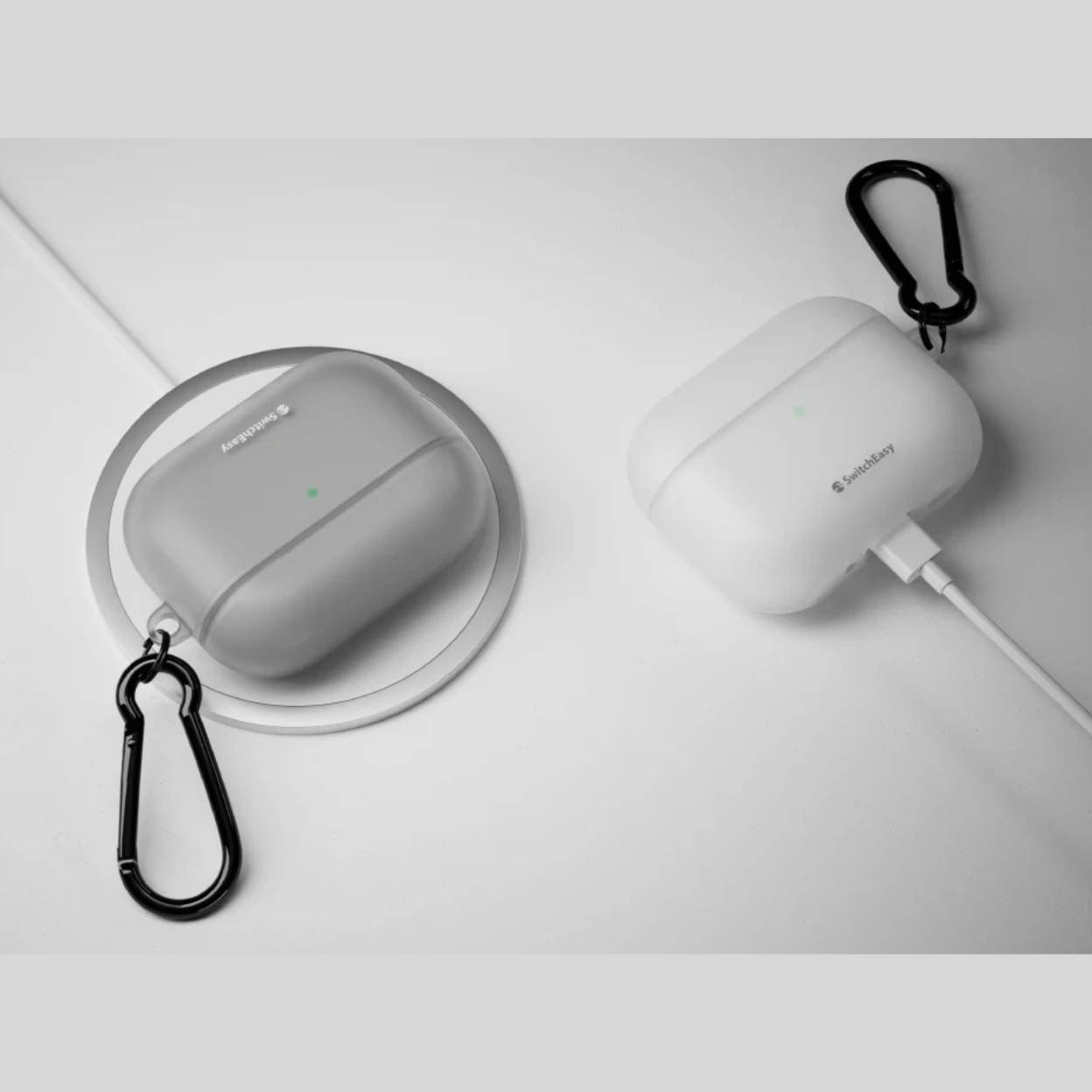 Ốp nhám mờ SwitchEasy Glaze Case cho AirPods Pro 3 kèm móc khóa kim loại
