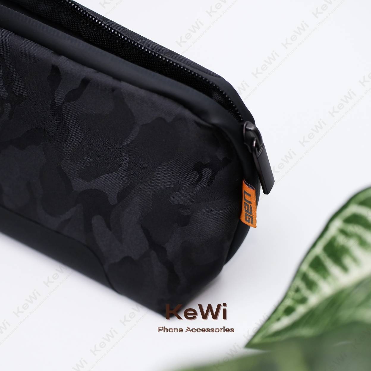 Túi phụ kiện UAG Dopp Kit Mini chống nước màu Midnight Camo