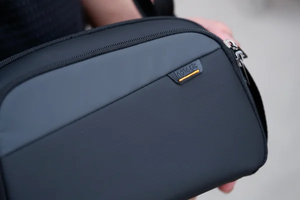 Túi đựng phụ kiện Inateck Travel Electronic Accessory Bag AB03010 mở phẳng 180 độ