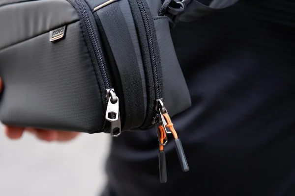 Túi đựng phụ kiện Inateck Travel Electronic Accessory Bag AB03010 mở phẳng 180 độ